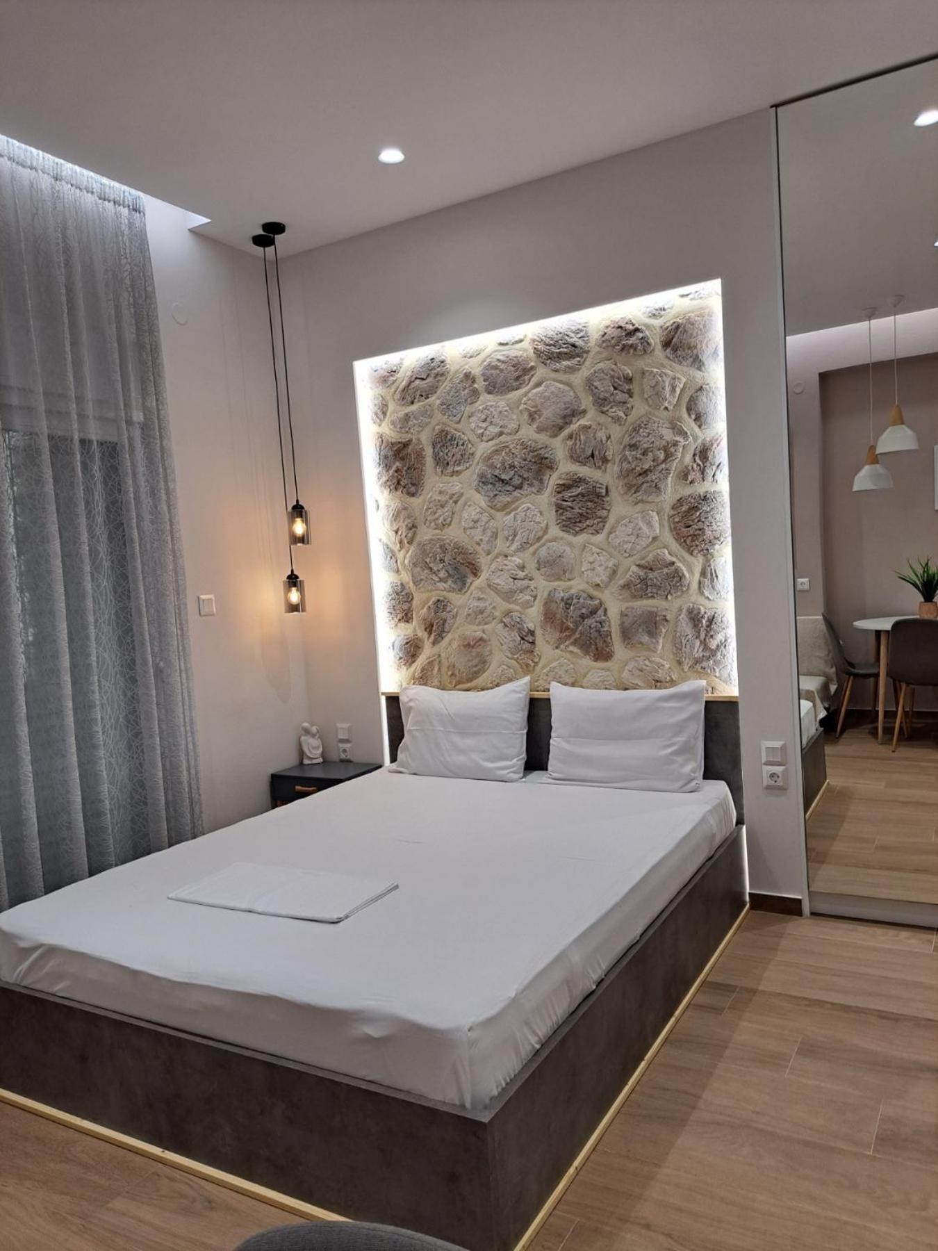 וולוס Eclectic Studio With Stone מראה חיצוני תמונה